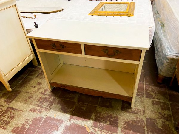 Mesa Auxiliar Blanca con Cajones y Estante Inferior