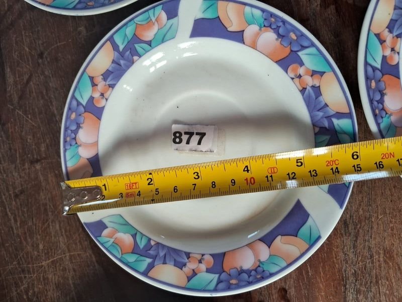 Juego de platos y platillos cerámicos con patrón floral - imagen 4