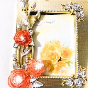 Set de 7 Portaretratos Dorados con Flores y Adornos - imagen 4