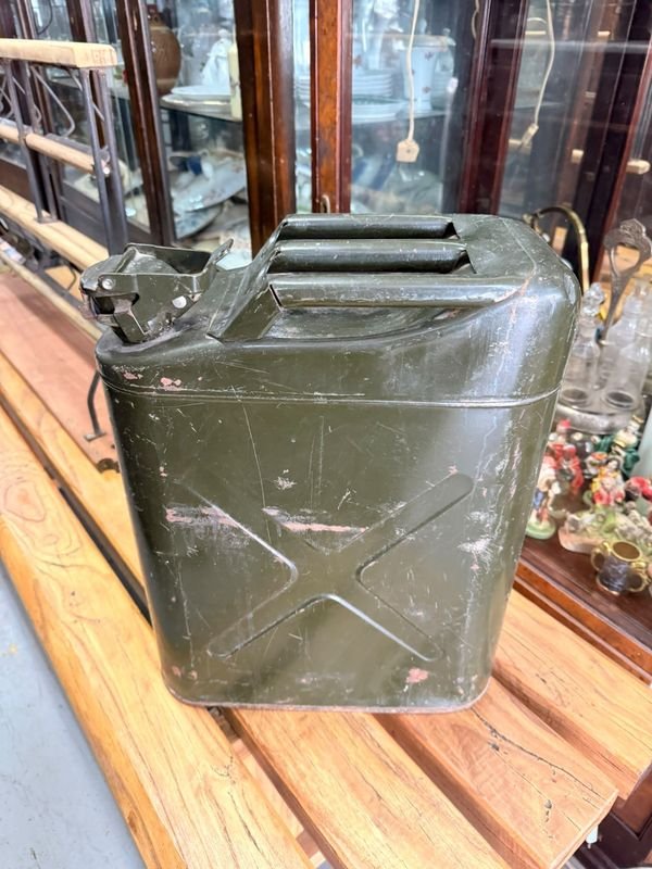 Bidón Metálico Militar Tipo Jerry Can Verde Oliva 20 Litros