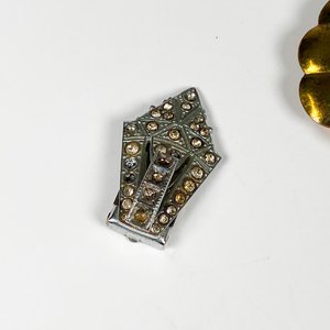 Lote de 6 Accesorios Vintage: Clips, Prendedor, Portalibretas y Polvera - imagen 5