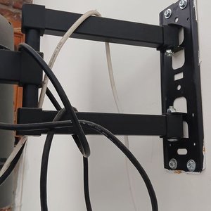 Televisor Samsung 32" Pantalla Plana con Soporte Articulado y Control Remoto - imagen 9
