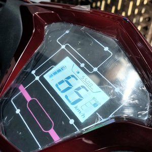 Scooter Eléctrica Roja con Batería de Litio 48V/800W y Accesorios - imagen 6