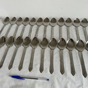 Juego de 18 Cucharas de Acero Inoxidable con Diseño Floral - imagen 3