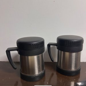 Set de 2 Vasos Térmicos con Tapa y 2 Recipientes Aperitivo - imagen 4