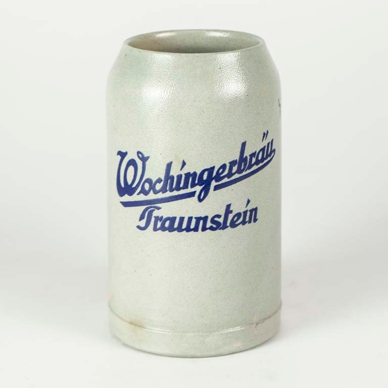 Lote anterior: Jarra de cerveza Wochinger Brau de gres - Medidas: alto 19cm