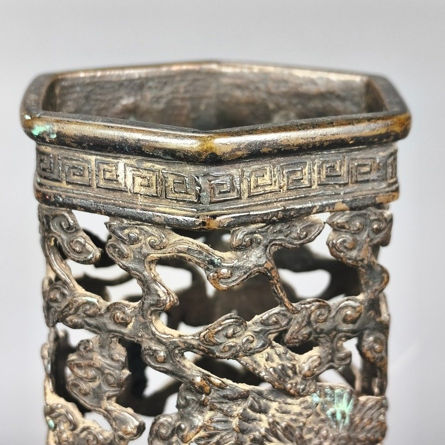 Antiguo bitong chino hexagonal en bronce reticulado, dinastía Qing - imagen 4