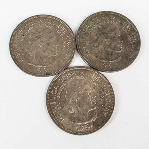 3 Monedas de Plata Uruguay 10 Pesos 1961 Gaucho Héroe Nacional - imagen 1