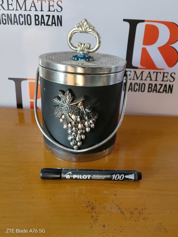 Lote siguiente: Hielera tradicional mexicana