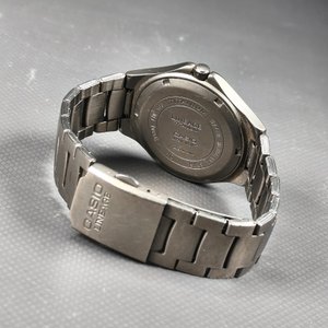 Dos Relojes Masculinos: Casio Titanium Lineage y Lucerne Unbreakable Mainspring - imagen 5