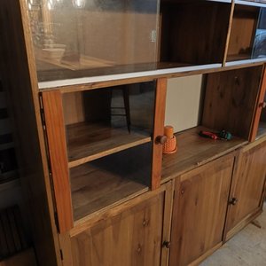 Mueble Multiuso de Eucaliptus con Puertas y Estantes - imagen 3