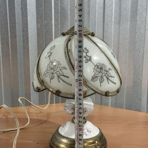 Lámpara de Mesa Clásica Vintage con Vidrio Esmerilado y Diseño de Rosas - imagen 6