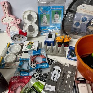 Lote Variado: 3 Termos de Acero Inoxidable, Cargador, Auriculares y Más - imagen 11