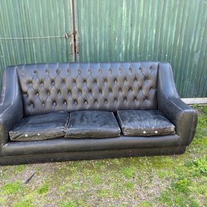 Lote anterior: Sillón Chester de Cuero Negro