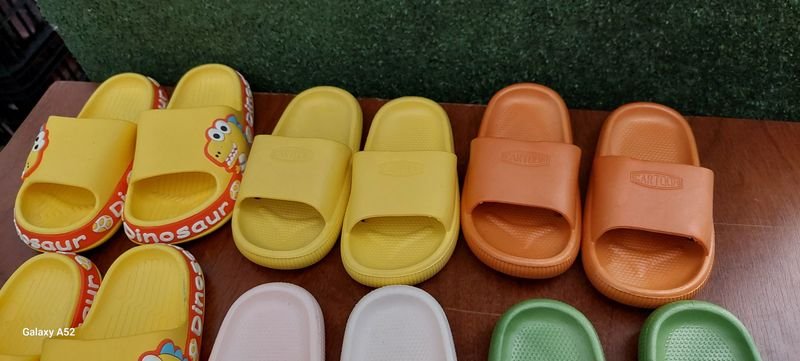 Zapatillas infantiles con diseño de dinosaurio - imagen 4