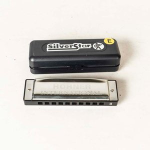 Lote anterior: Armónica Hohner Silver Star con Estuche