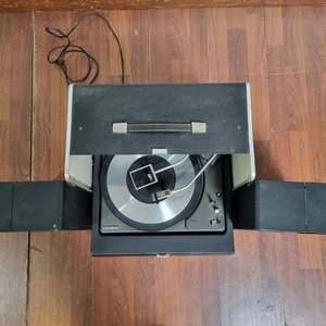 Tocadiscos Estéreo General Electric Trimline Stereo 500 Vintage Maleta Portátil - imagen 4