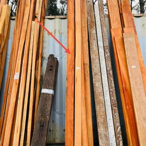 Lote de 34 Tablas de Eucalipto Colorado para Construcción - imagen 2