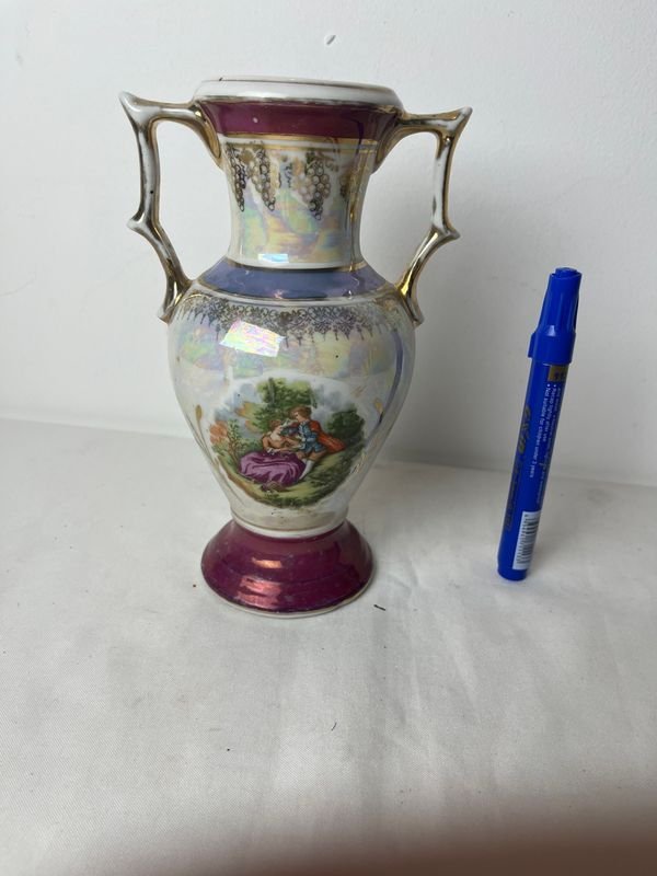 Vaso antiguo decorativo con flores - imagen 2