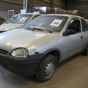 Lote siguiente: Chevrolet Corsa Plateado 3 Puertas