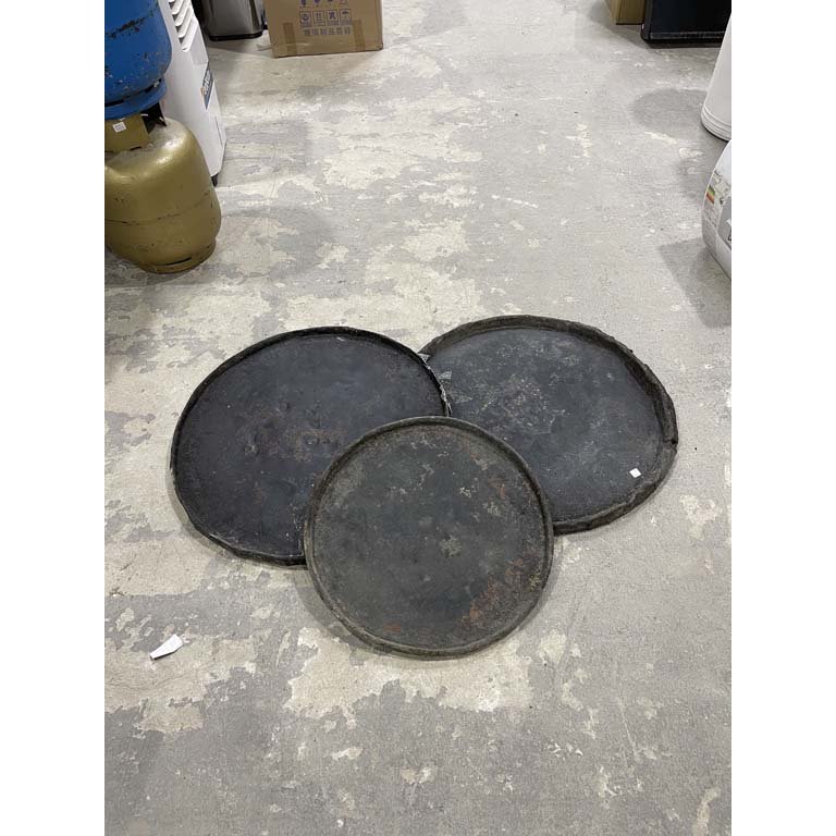 Set de 3 Bandejas Redondas Metálicas con Detalles