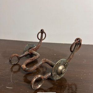 Freno de Caballo Antiguo con Detalles Metálicos - imagen 3