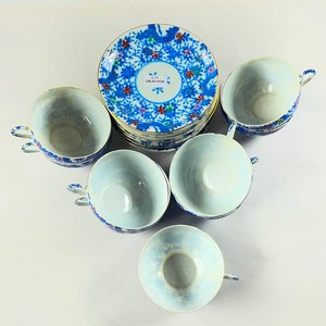 Juego de 20 Tazas y Platillos de Porcelana Azul Floral "Made in Japan" - imagen 2