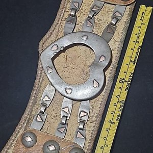 Cinto de Cuero Crudo con Apliques de Plata y Oro, Sellado Miglionico - imagen 7