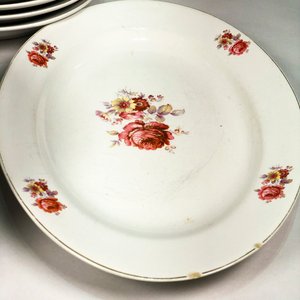 Juego de 22 piezas de porcelana OLMOS con flores y guarda dorada - imagen 6