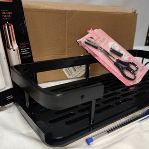 Estante Organizador Metálico, Depilador Recargable y Pinza para Pestañas - imagen 4
