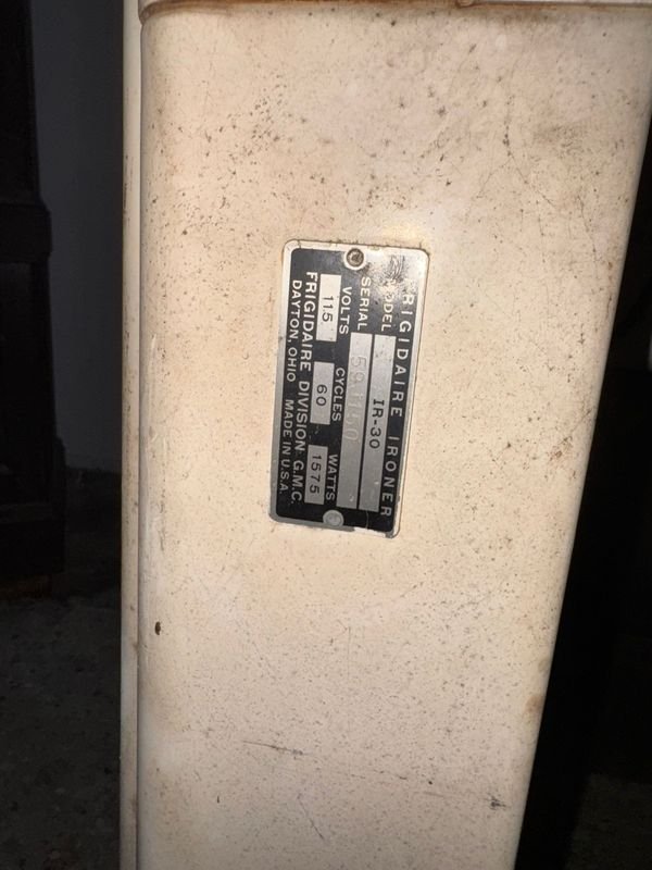 Antigua plancha Frigidaire en mal estado - imagen 12