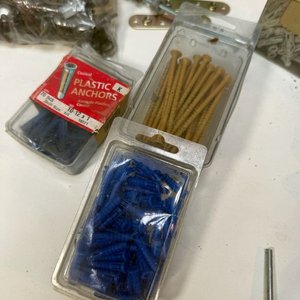 Lote de Tornillos, Tarugos y Elementos de Fijación Varios - imagen 4
