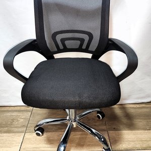 Silla de Escritorio Giratoria Negra con Respaldo Lumbar en Malla - imagen 4