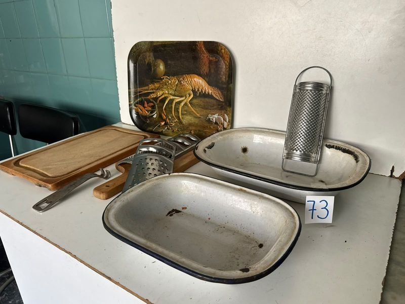 Set de Cocina: 2 Fuentes Enlozadas, 2 Tablas de Madera y 3 Rayadores