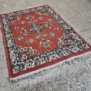 Alfombra Oriental Roja con Diseño Floral y Flecos - imagen 1