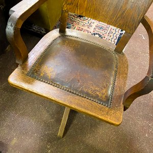 Sillón de Oficina Antiguo de Madera y Cuero - imagen 2