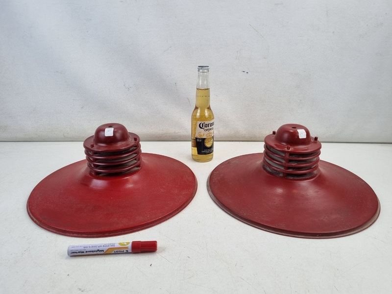 Set de 2 Pantallas de Lámpara Industriales Tipo Galponero Rojas