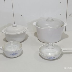 Set de 4 piezas de vitrocerámica Corning Ware: sopera, olla y 2 cacerolas con tapa - imagen 2