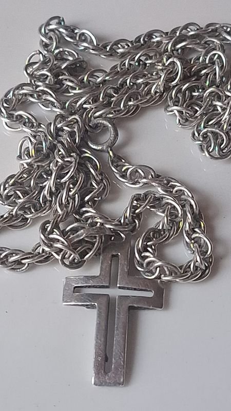 Cadena de plata con crucifijo larga - imagen 4