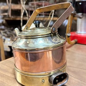 Antigua Pava Eléctrica TEM de Bronce y Cobre con Tapa y Asa Móvil - imagen 9