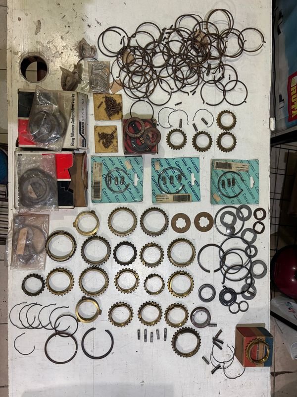 Sincronizadores y Repuestos Varios de Bronce para Automóviles