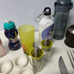 Lote de Utensilios de Cocina y Hogar: Termo, Mate, Cubiertos, Platos y Más - imagen 10