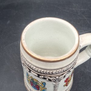 Jarra de Cerveza Japonesa de Cerámica con Escudos - imagen 4