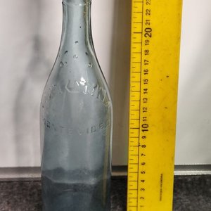 Botella Antigua de Vidrio Celeste Claro "Matutina" Montevideo - imagen 1