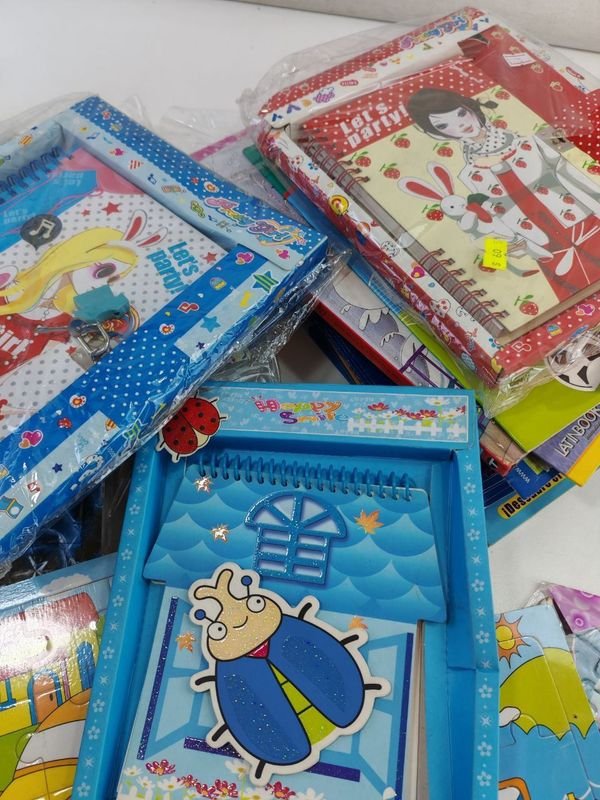 Lotes de Juguetes, Revistas y Papelería en Buen Estado - imagen 7