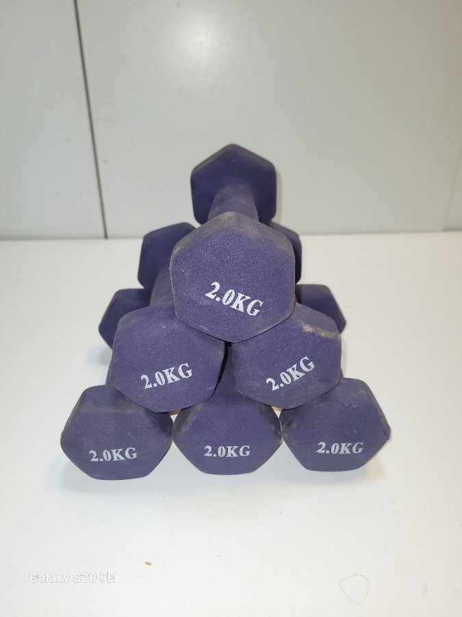 Set de 6 Mancuernas Violetas de 2 kg Cada Una