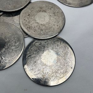 Set de 6 Posavasos de Platina Cincelada con Soporte - imagen 4