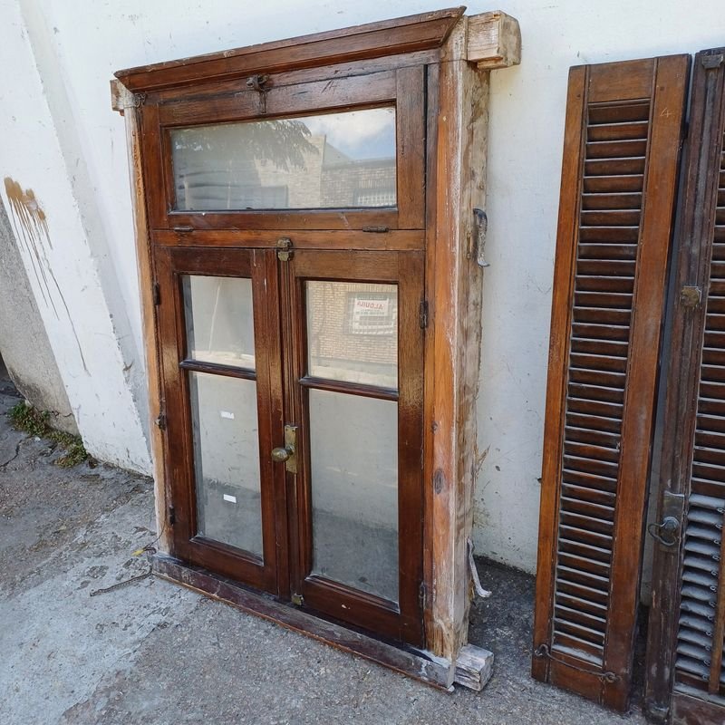 Ventana con dos hojas batientes y marco de pinotea - imagen 3