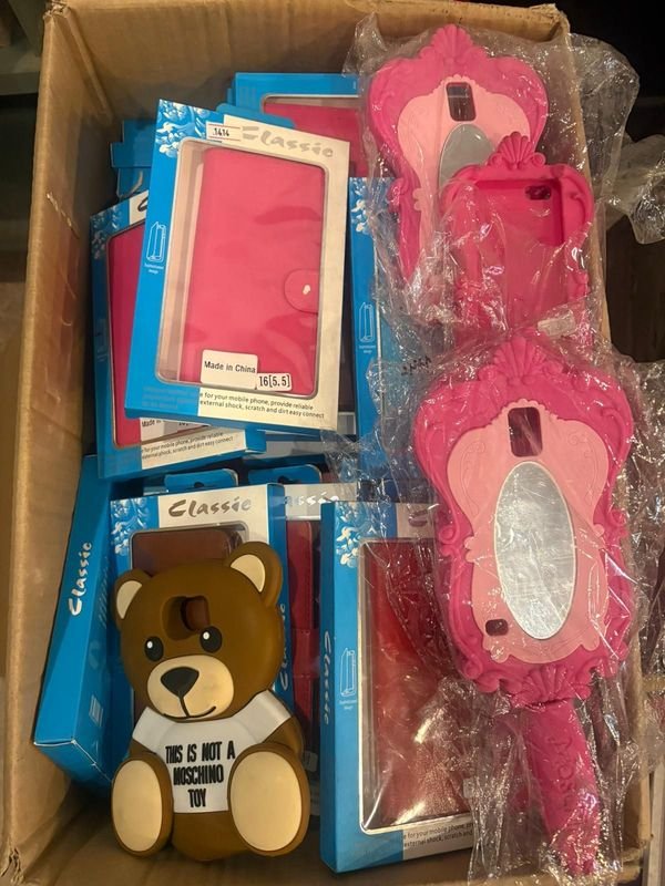 Cajas con estuches para celulares - imagen 2