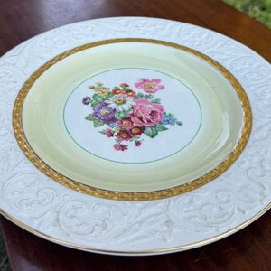 3 platos decorativos con motivos florales de origen ingles en diferentes tamaños y diseños - imagen 4
